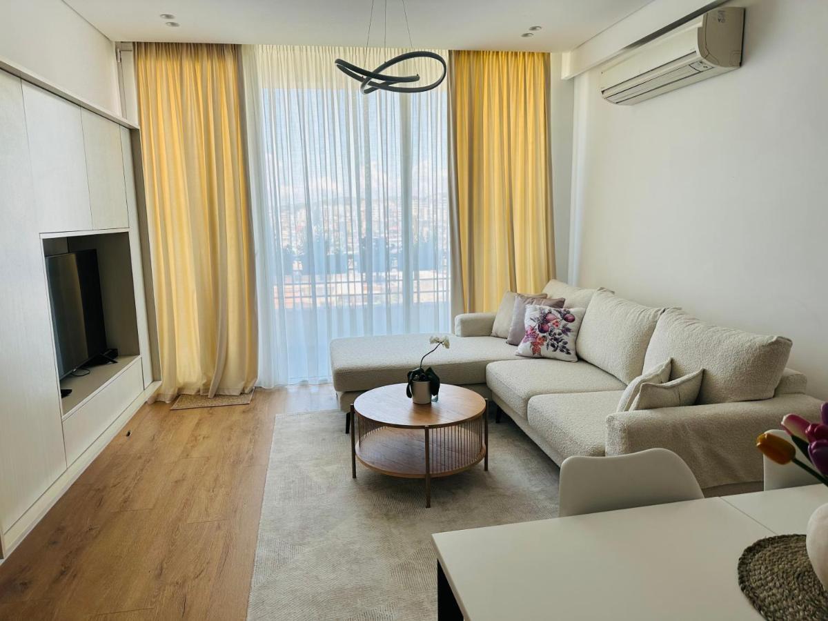 Madalin Seaside Apartment Vlorë Exteriör bild