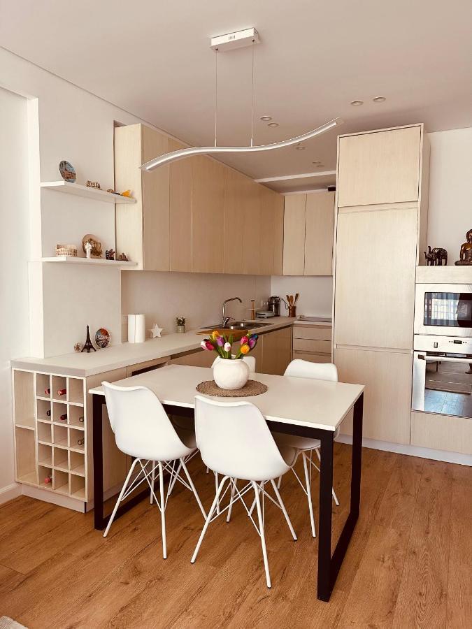 Madalin Seaside Apartment Vlorë Exteriör bild