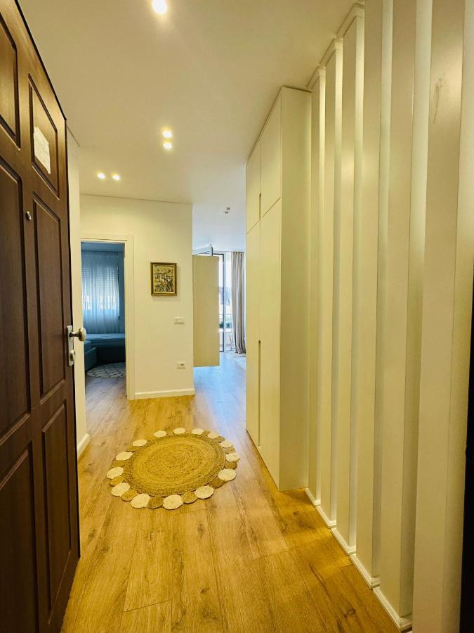 Madalin Seaside Apartment Vlorë Exteriör bild